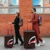 FRENZY SHARKS SHARKNAUTICS VALIGERIA A CHIUSURA RIGIDA FORMATO STANDARD
