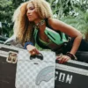 A.I.8 AFRICAN INTELLIGENCE BOOKED & BUSY CITY SAVVY BORSE A MANO