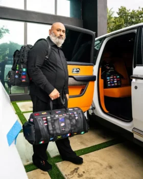 BORSA DA VIAGGIO JAMES FIRST CLASS CON BANDIERE DEL MONDO E MOTIVO BORSONI OPERAZIONI SPECIALI