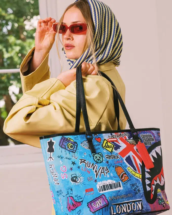 BORSA TOTE PRONTA PER LE PASSERELLE DELLA LONDON FASHION WEEK