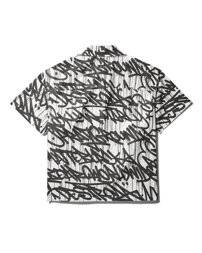 CAMICIA A MANICHE CORTE CON GRAFFITI E CHIUSURA A BOTTONI SUL DAVANTI