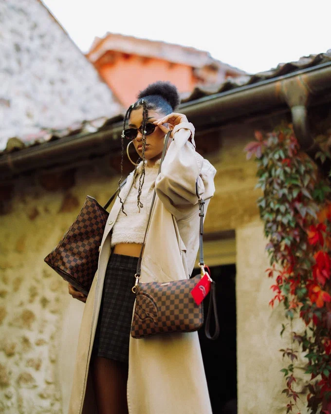 FROM PARIS WITH LOVE CLUTCH A TRACOLLA