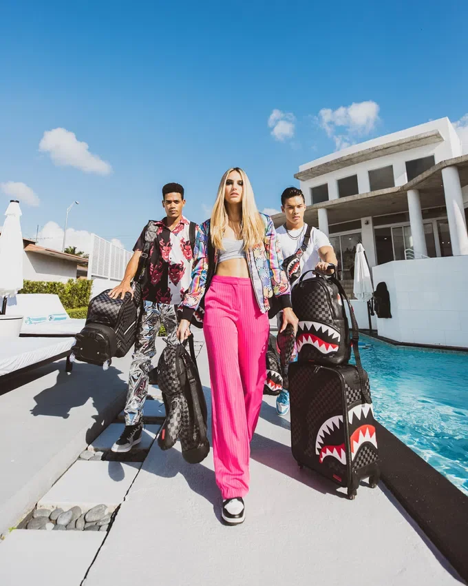 Henny AIIR TO THE THRONE JETSETTER VALIGERIA A MANO