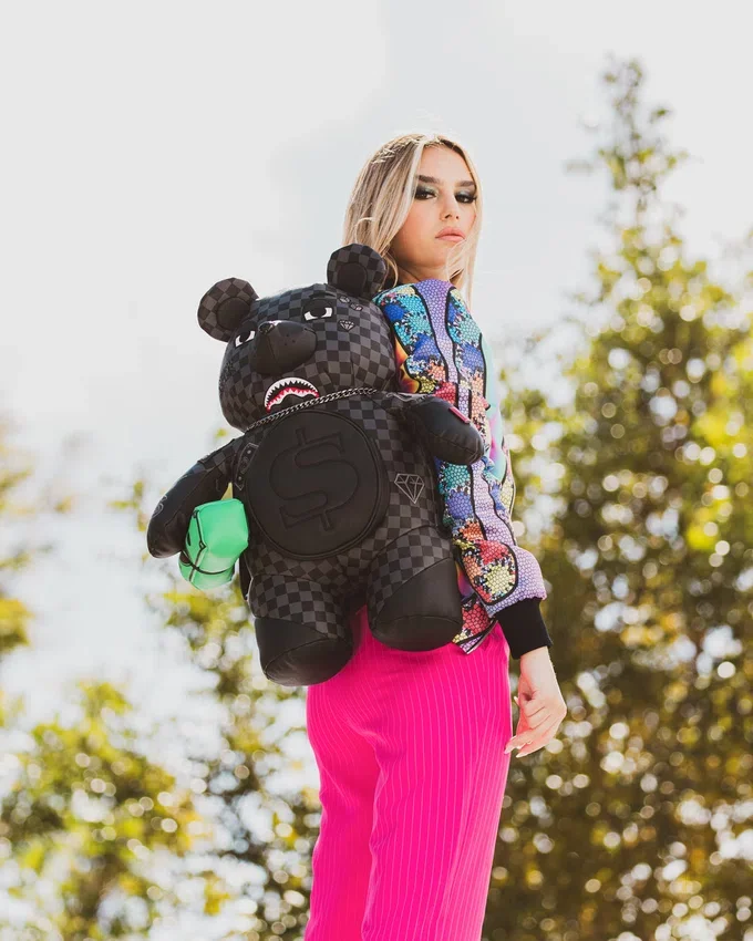 Henny AIIR TO THE THRONE Zaini MONEYBEAR TEDDYBEAR