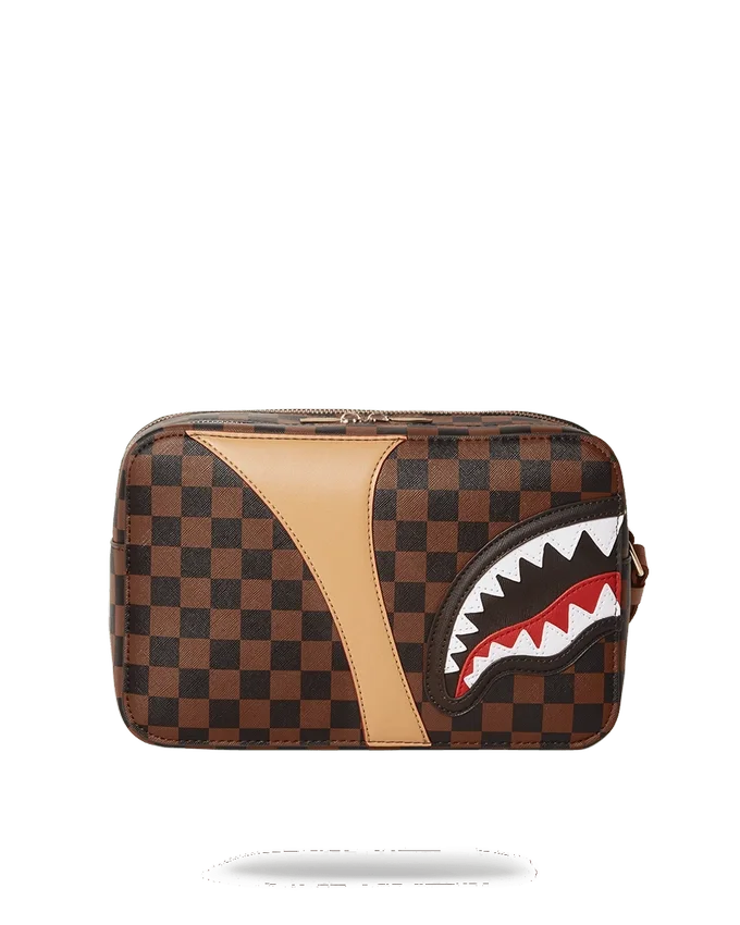 Henny AIR TO THE THRONE Beauty Case