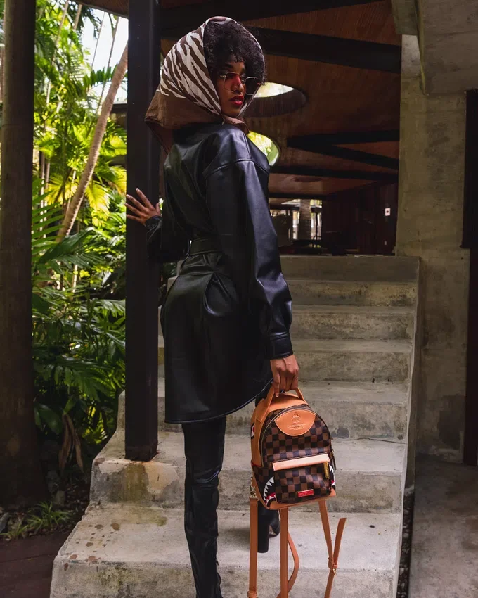 Henny AIR TO THE THRONE Zaini QUATTRO