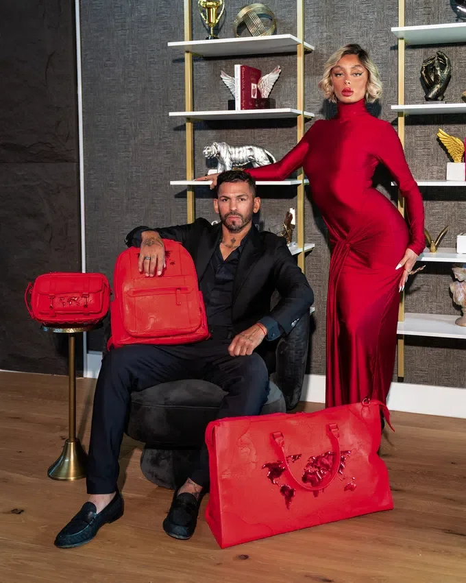 JAMES FIRST CLASS RUBY RED BORSE A TRACOLLA