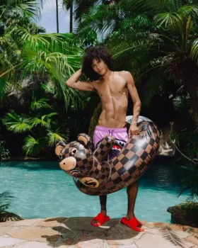 MONEYBEAR – GOMMONE DA FESTA CON MATERASSINI GONFIABILI IN PISCINA