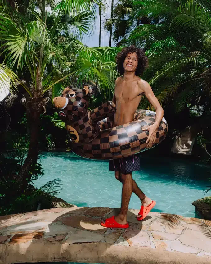 MONEYBEAR - GOMMONE DA FESTA CON MATERASSINI GONFIABILI IN PISCINA