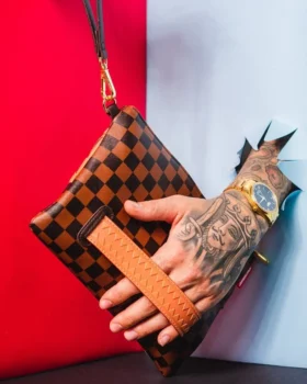 Pochette a tracolla Henny