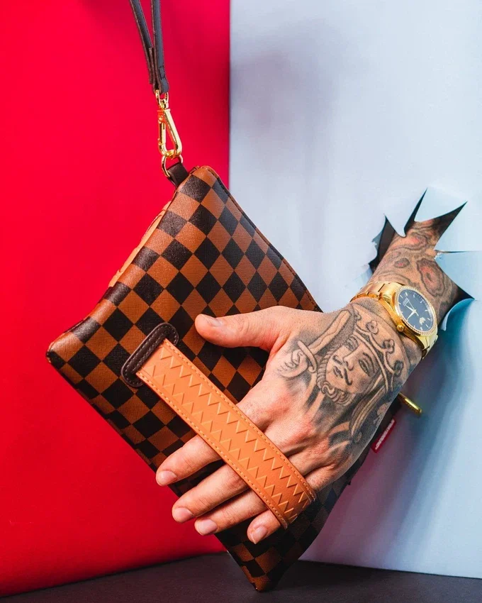 Pochette a tracolla Henny
