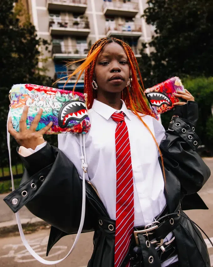 Pochette crossover “LE MONDE DES GRAFFITIS”
