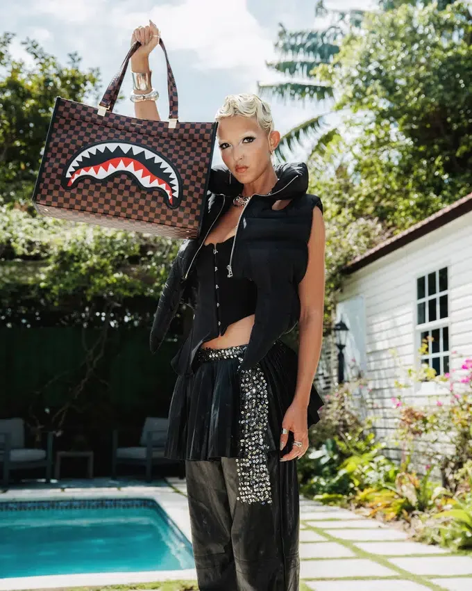 SAWTOOTH SHARKS IN PARIS TORTUGA BORSA TOTE