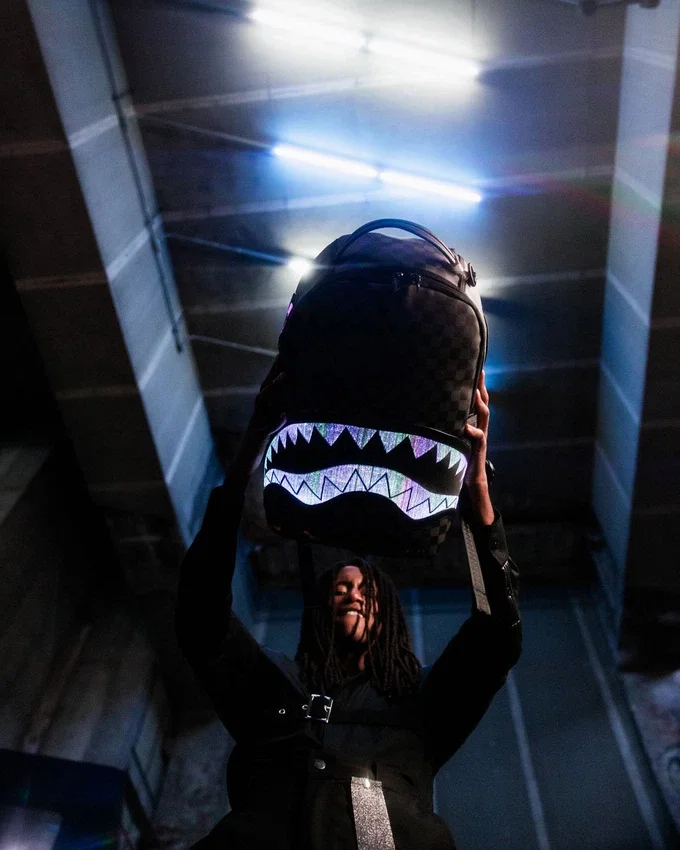 SHARK OPTICS - LO ZAINO CON SPETTACOLO LUMINOSO