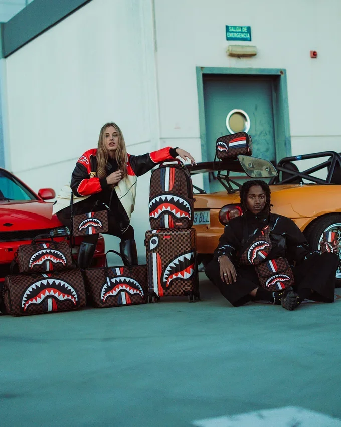 SHARKS IN PARIS GT Beauty Case