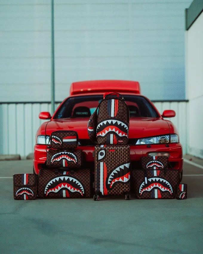 SHARKS IN PARIS GT Beauty Case