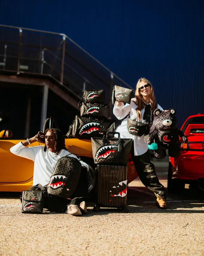 SPEED SHARK SIDE SWIPE Beauty Case