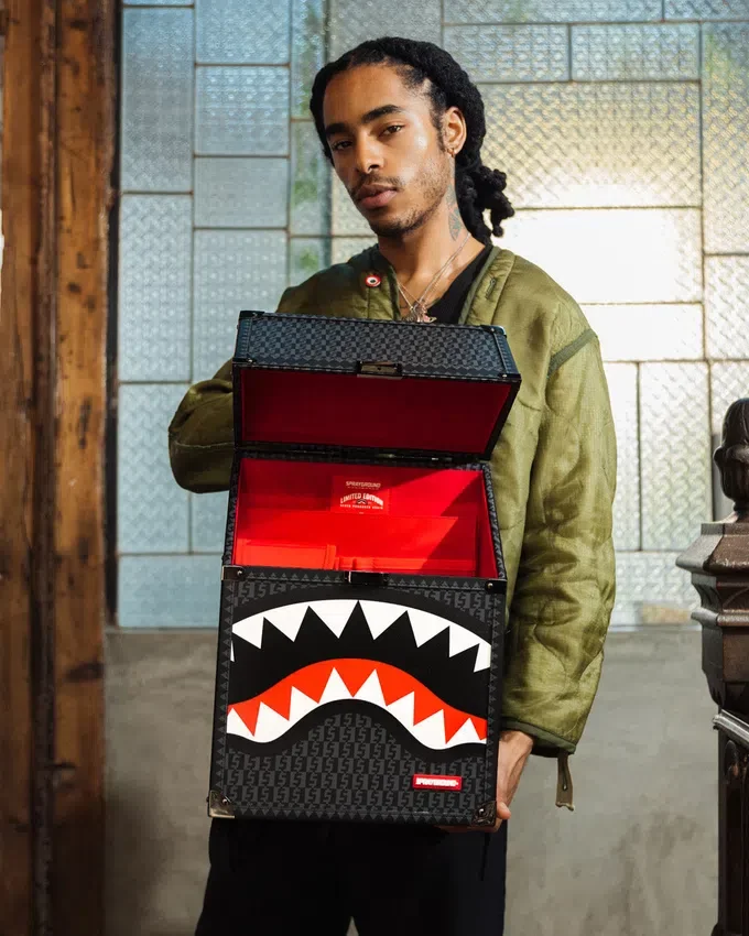 SPRAYGATTI REVV CHATURANGA Shark 1900 Zaini