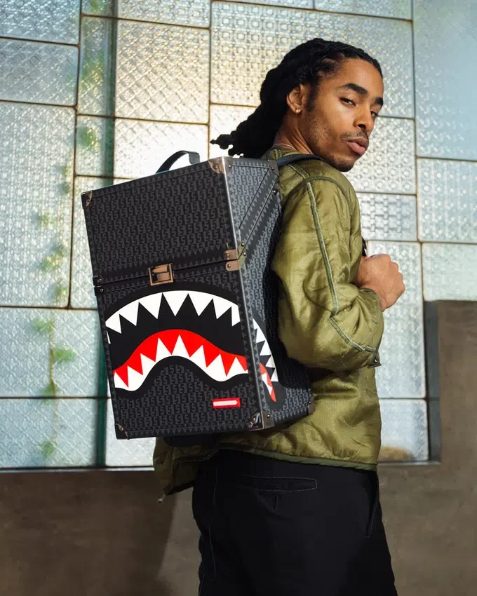 SPRAYGATTI REVV CHATURANGA Shark 1900 Zaini