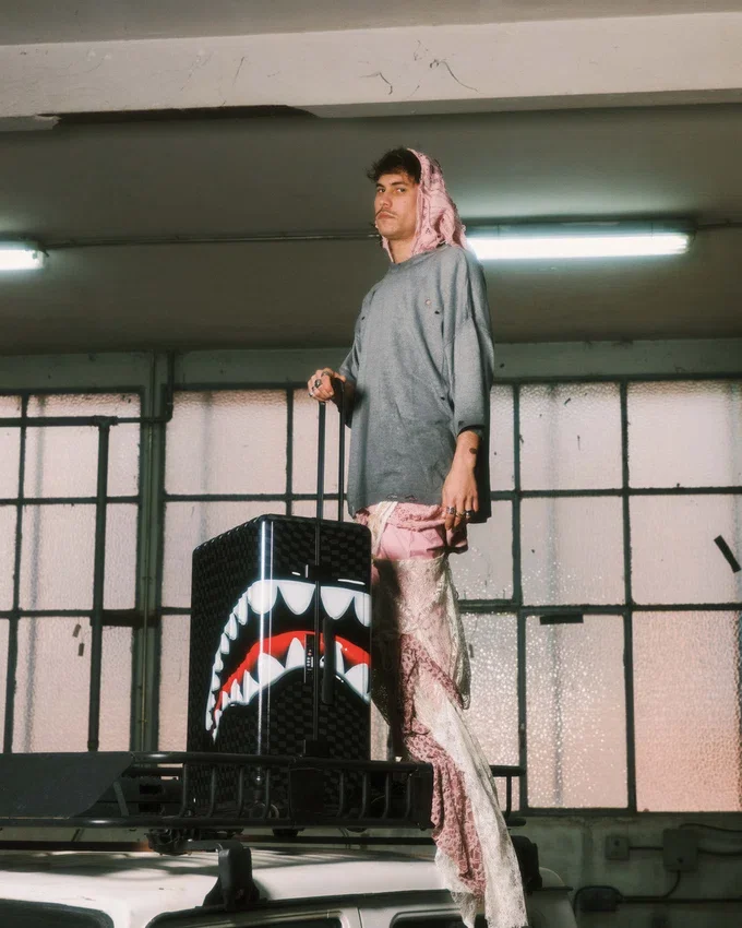 VALIGERIA SHARKS IN PARIS HYPER PUFF