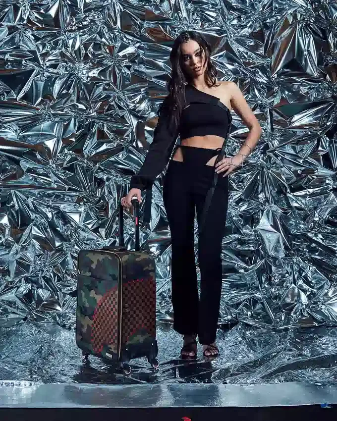 VALIGERIA THE PARADOXX SHARK JETSETTER
