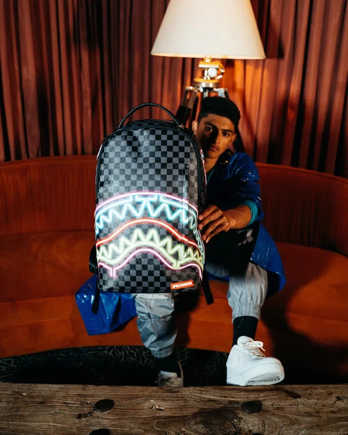 Zaini LUMINOSO SHARKS IN PARIS (DLXV)