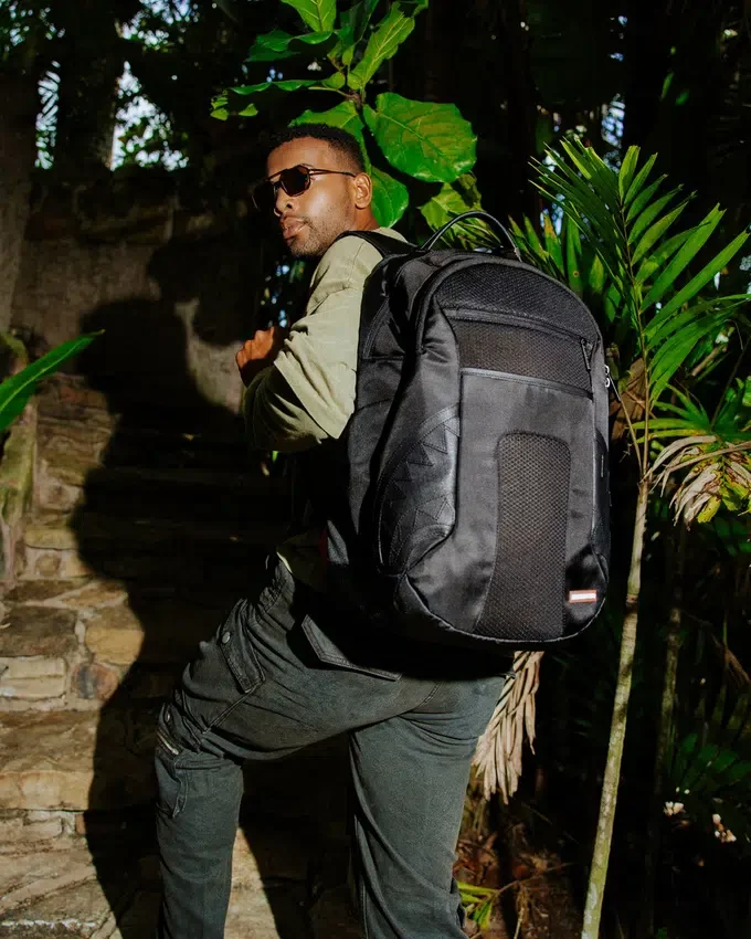 Zaini NOMAD BASECAMP