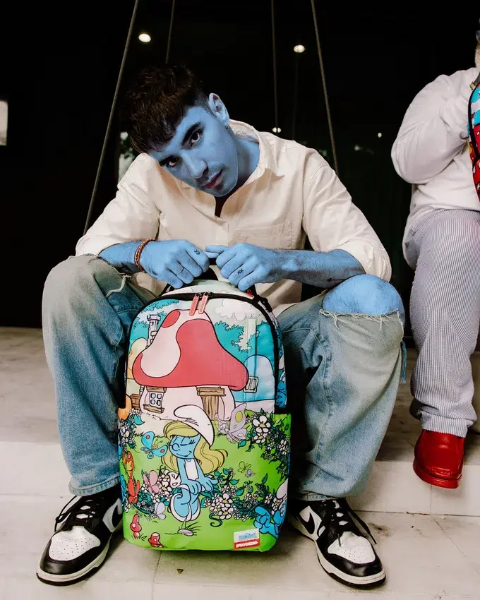 Zaini SMURFS IN THE GARDEN