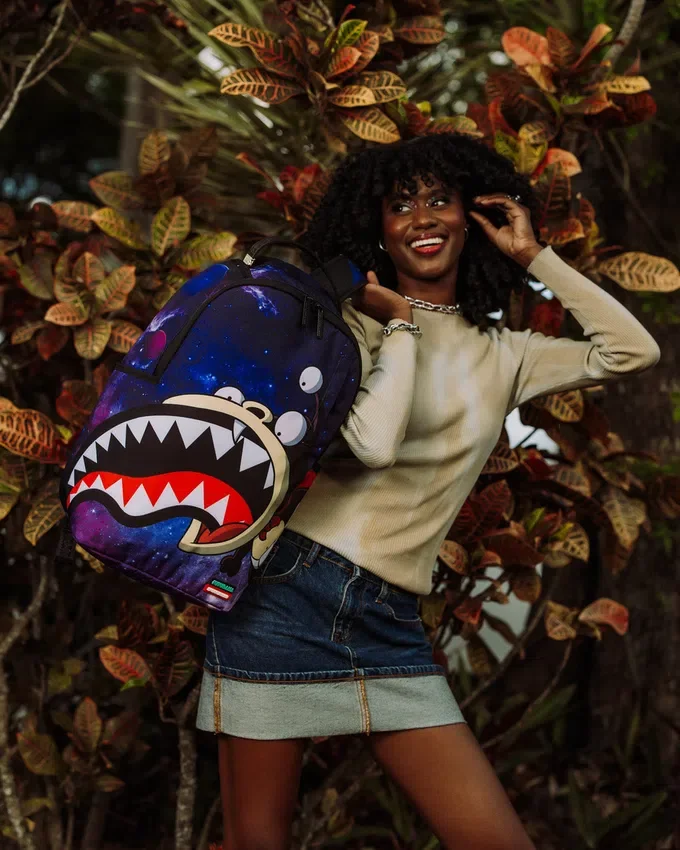 Zaino DLXR "Nibbler Eat Shark" di Futurama