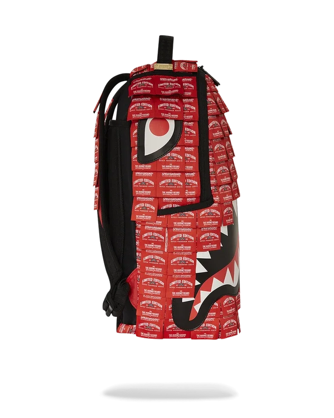ZAINO SHARK REALIZZATO CON ETICHETTE INTRECCIATE
